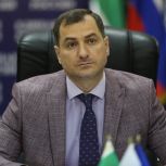 Адлан Динаев: Рамзан Кадыров оказывает полное содействие в реализации задач, поставленных Президентом Владимиром Путиным и «Единой Россией»