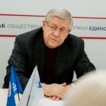 Тюменцы получают ответы на вопросы на личном приеме у Эрнеста Валеева