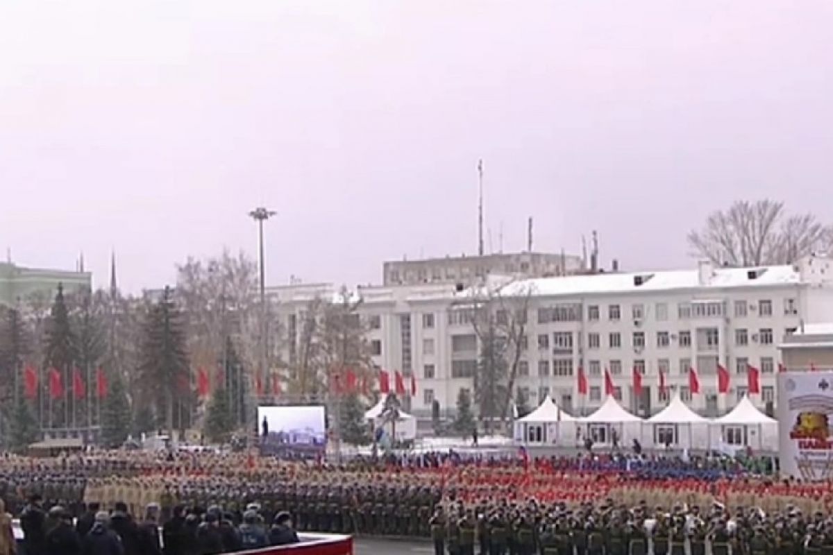 Парадный расчет юнармейцев приняли участие в Параде Памяти в Самаре