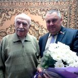 Новозыбковские единороссы поздравили с 99-летием ветерана Великой Отечественной войны Михаила Исаковича