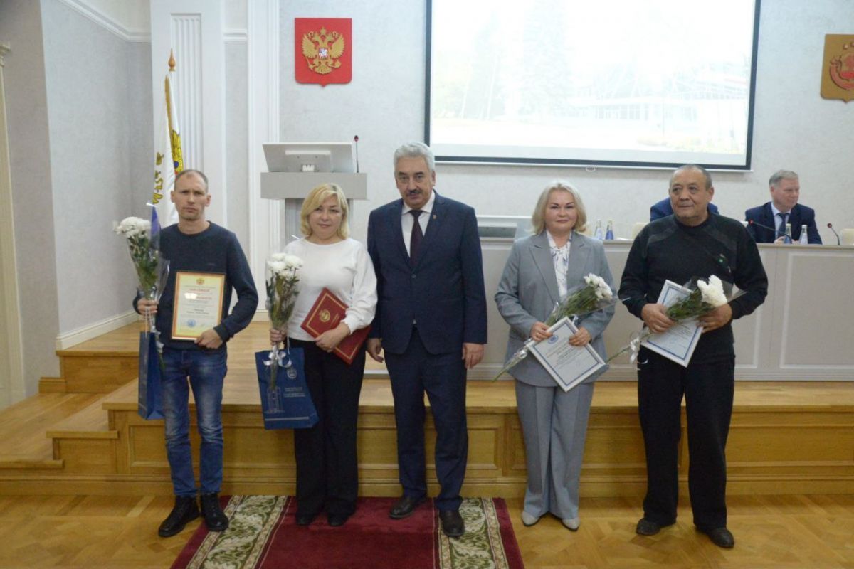 Леонид Черкесов поздравил Чебоксарское производственное объединение им. В.И. Чапаева с 83-летием