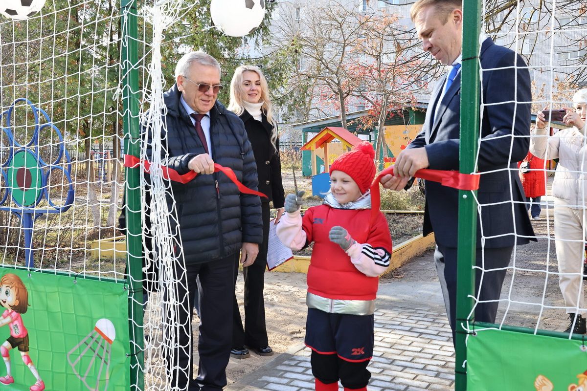 Евгений Люлин: «В будущем году планируем открыть еще не меньше десятка детских футбольных полей»