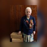 Ветеран Великой Отечественной войны из Сычевского района передала гуманитарную помощь для жителей приграничья