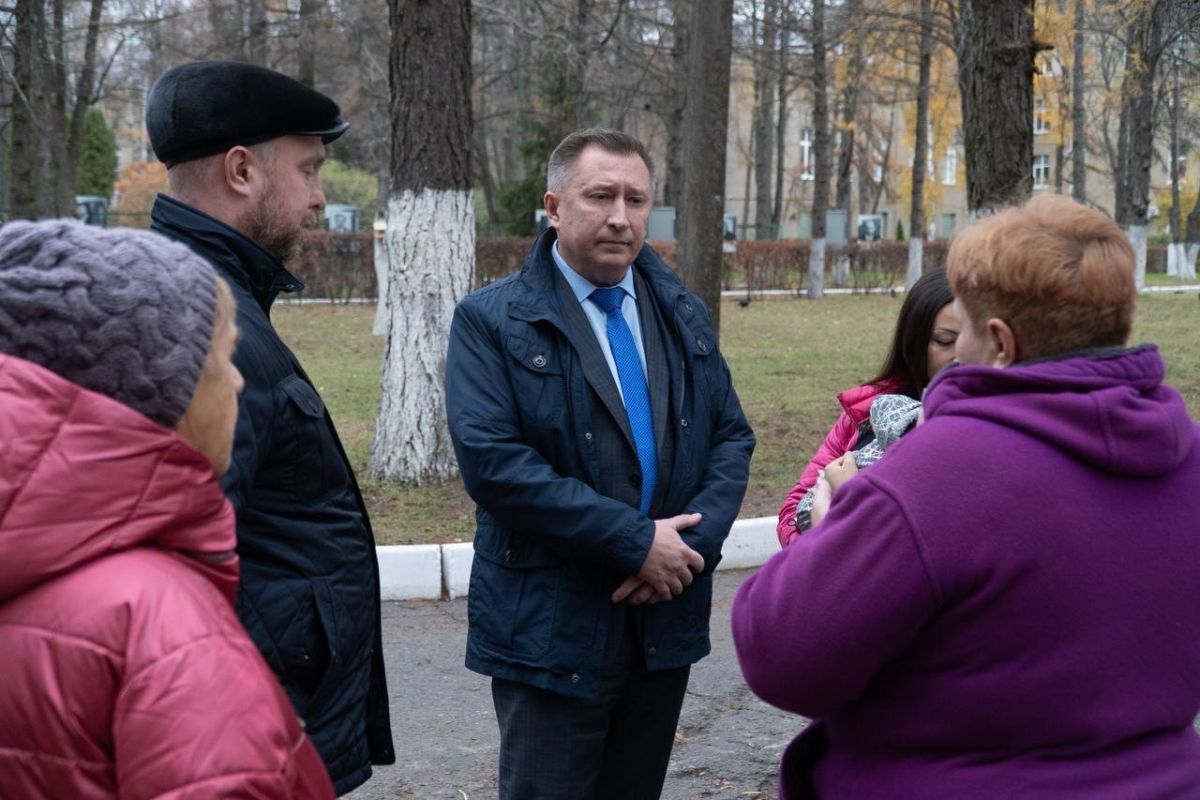 Жители ПВР получили предоплаченные банковские карты