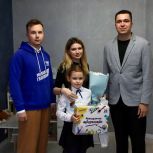 Волонтеры «Единой России» навестили семью защитника Отечества