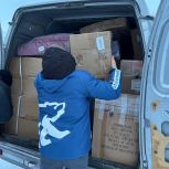 Передача оборудования школам, отправка гумгрузов на Донбасс и благоустройство детских площадок: «Единая Россия» ведёт системную работу по исполнению наказов жителей в регионах