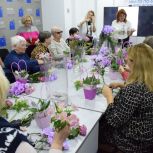 Для мам участников СВО провели мастер-класс по флористике