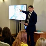 В честь Дня народного единства московские сторонники прочитали историческую лекцию в Государственном историческом музее