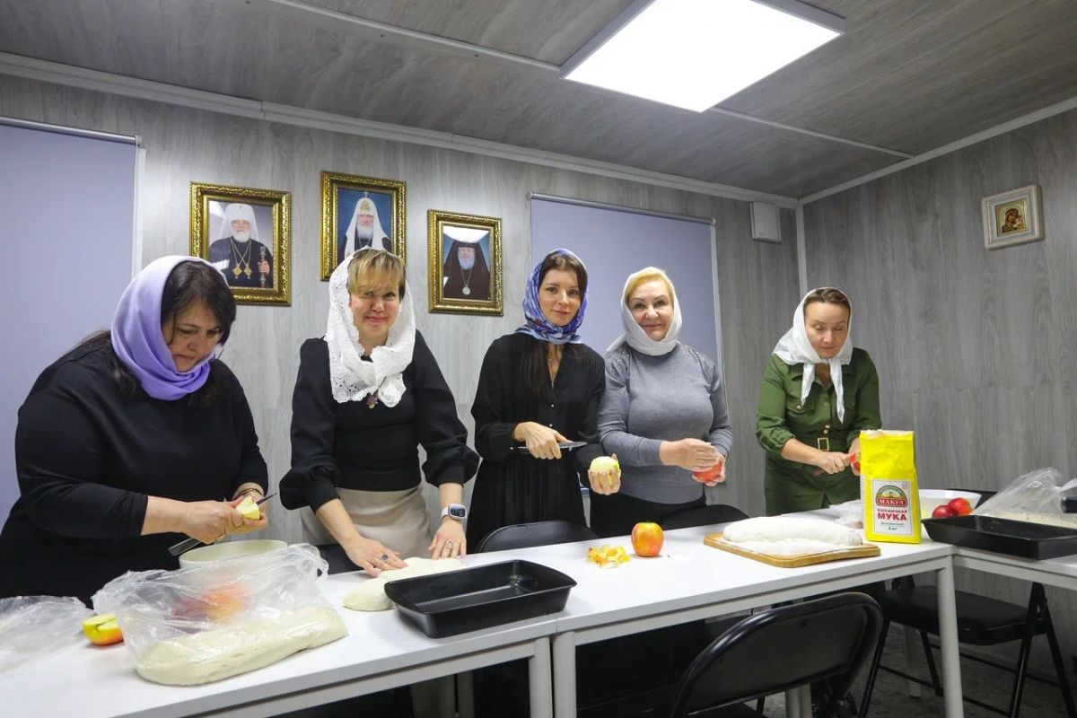 В подмосковной Балашихе активистки «Женского движения Единой России» присоединились к акции «Вкус заботы»