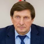 Псковские партийцы и сторонники «Единой России» поздравляют Николая Козловского с днем рождения