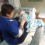 Активисты из Вольского района принимают участие в сборе гуманитарного груза для отправки в зону СВО