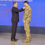 Дмитрий Медведев вручил Орден Мужества участнику СВО из Дагестана, депутату Махачкалы Хабибу Хамутаеву