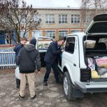 Техника, тепловые пушки, одежда, личные посылки, иконы и обереги: новые гумконвои «Единой России» отправились на передовую