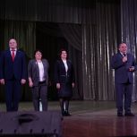 В Металлургическом районе прошел праздничный концерт, приуроченный ко Дню матери