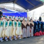 В Оренбурге в честь Дня народного единства прошел митинг-концерт