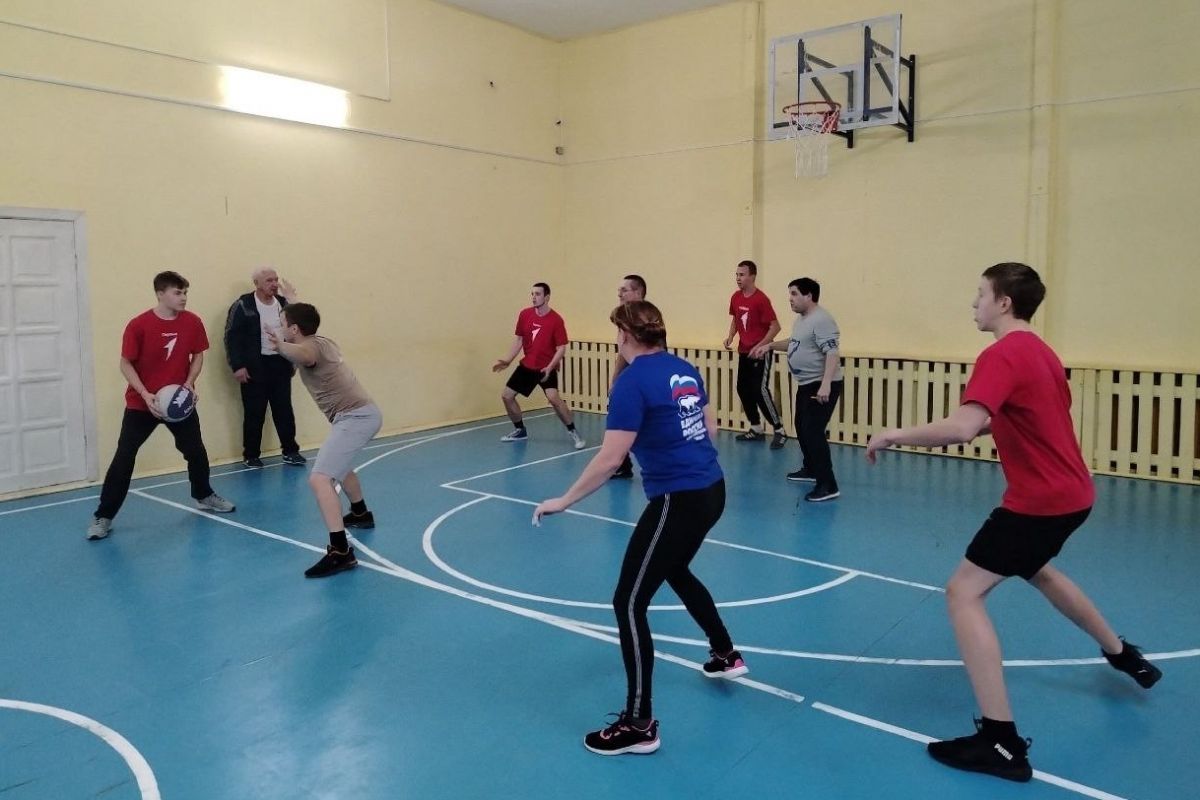 В Куликовской школе состоялась товарищеская встреча по баскетболу между командами «Движение Первых» и «Единая Россия»