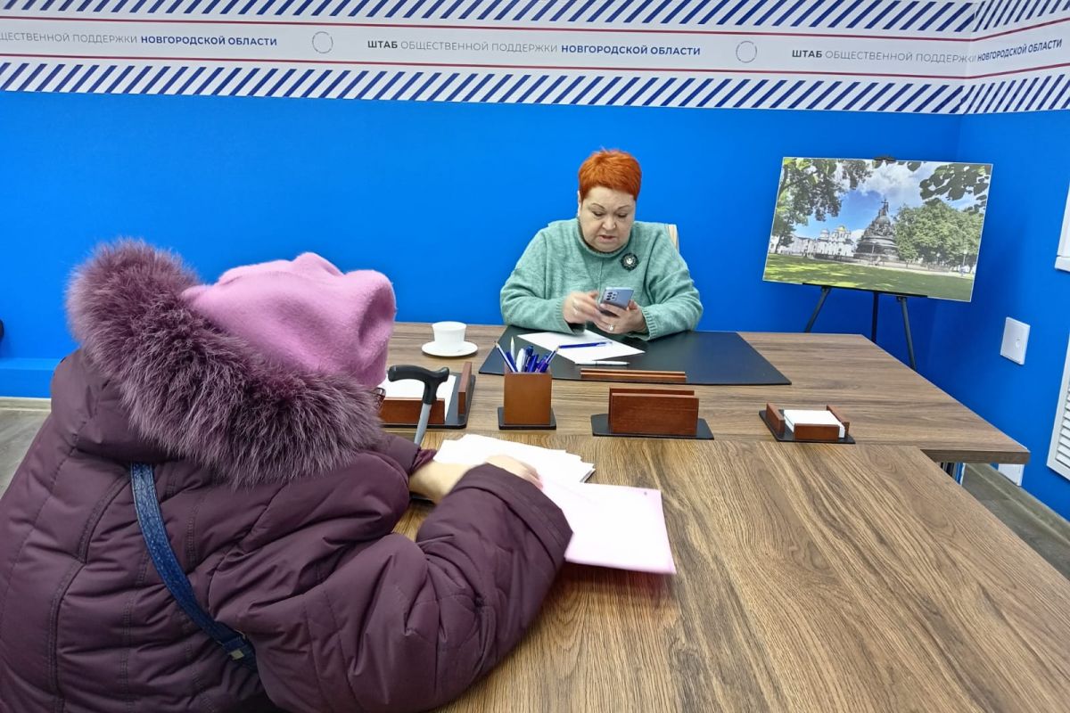 Партийная "Школа ЖКХ" разбиралась с жалобами на УК и долгами по капремонту