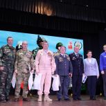 «Единая Россия» поздравила с профессиональным праздником омских ветеранов МВД