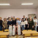 При поддержке Металлургического местного отделения «Единой России» детский сад №464 собрал средства на материалы и передал готовые изделия военнослужащим