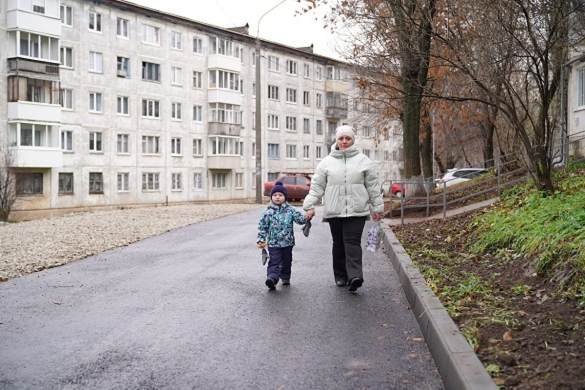 Глава Ижевска Дмитрий Чистяков: «12 придомовых территорий благоустроили по программе «Ижевский дворик»