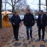 Владимир Рожков и Константин Соколов провели депутатский контроль и осмотр обновленного парка «100 березок» в городе Сасово