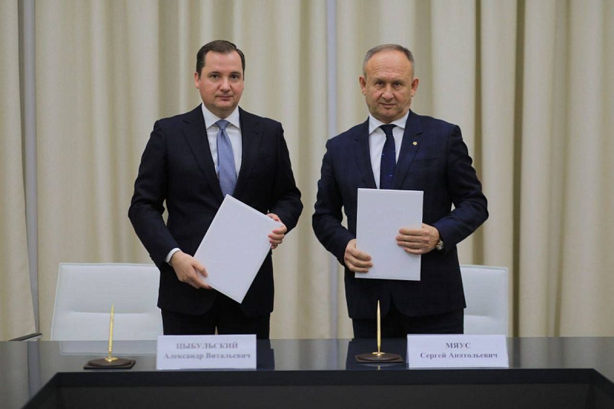 Правительство Архангельской области и Федерация хоккея с мячом России заключили соглашение о сотрудничестве