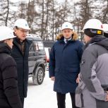 В рамках реализации Народной программы «Единой России» депутат Государственной Думы Российской Федерации Сергей Коткин совместно с главой посёлка Искателей Иваном Егоровым оценили ход строительства школы на 1 100 мест