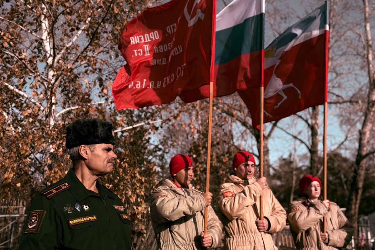 Партийцы отметили День народного единства в Красноярском крае