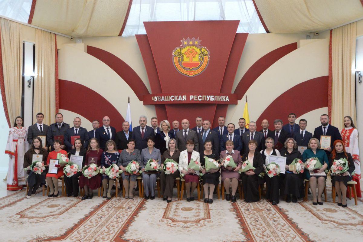 Леонид Черкесов поздравил работников АПК Чувашии с рекордным урожаем и пожелал новых достижений