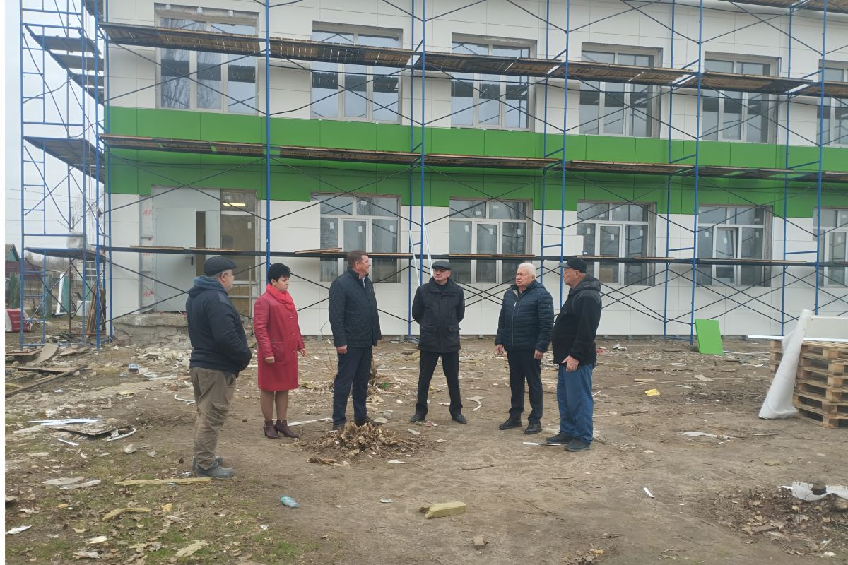 Школы, учреждения культуры и спортивные объекты: партийцы проверили ход строительства и ремонта объектов народной программы в Волгоградской области