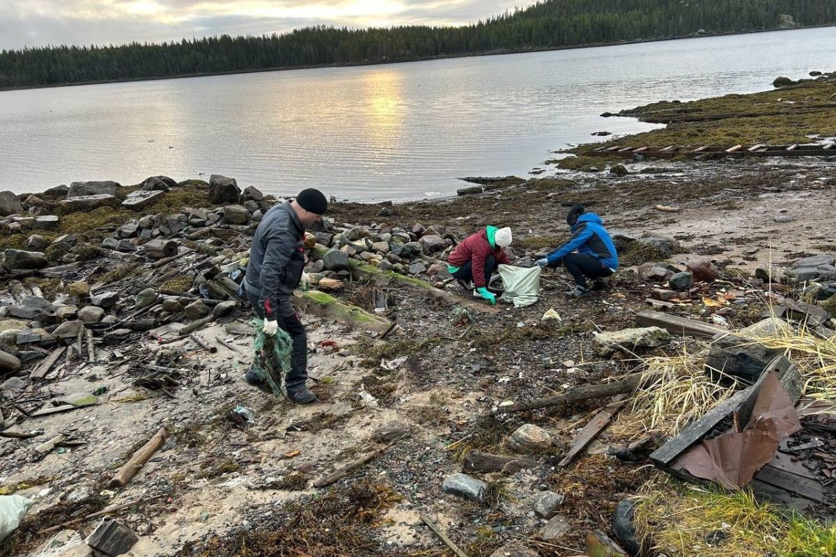 «Единая Россия» организовала масштабные субботники в Умбе Мурманской области