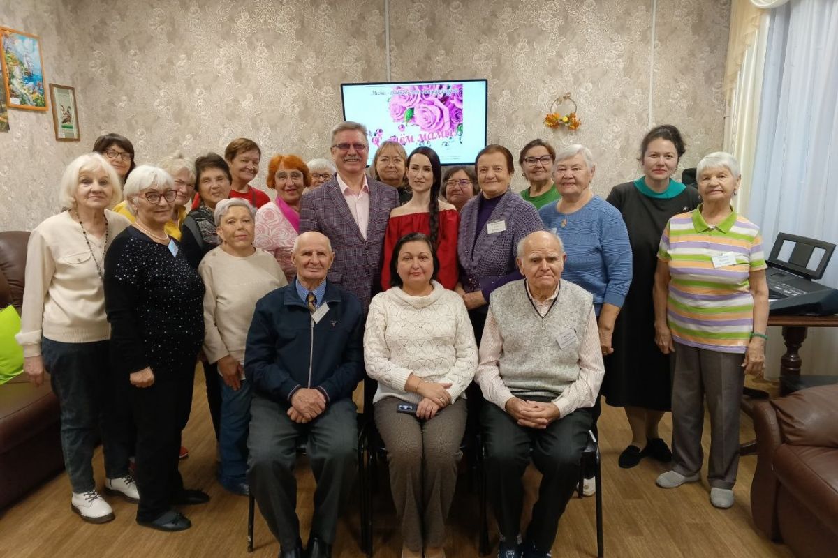 Тепло сердец для милых мам: Рязанские артисты КДЦ «Октябрь» выступили с праздничным концертом