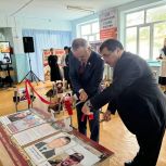 Депутат Госдумы Нурбаганд Нурбагандов принял участие в открытии Парты Героя в гимназии Каякентского района