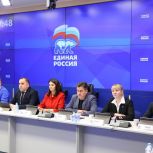 Секретарь Генсовета «Единой России» Владимир Якушев встретился с финалистами «Лидеров России. Политика»