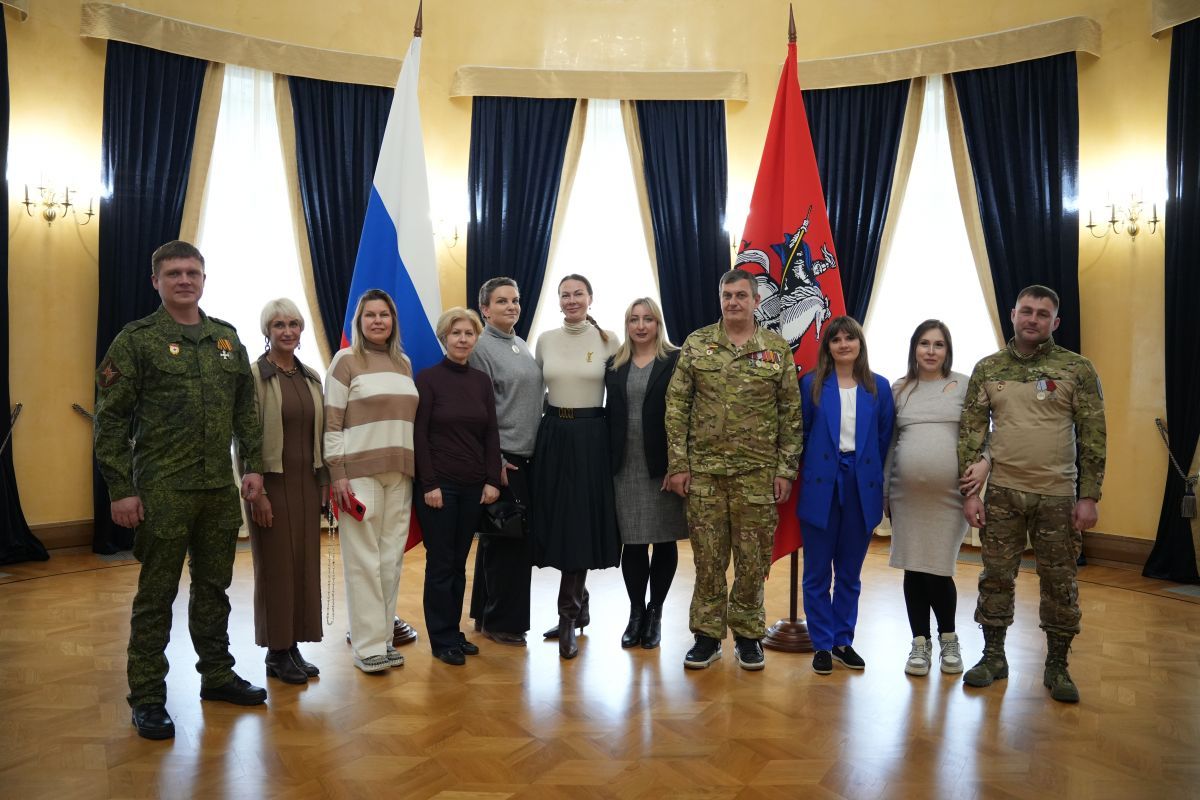 «Единая Россия» организовала для участников СВО и их семей экскурсию в Мосгордуму