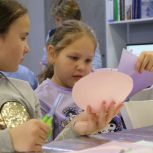 Для читателей библиотек Муравленко и Волновахи организовали День ремёсел «Традиции наших народов»