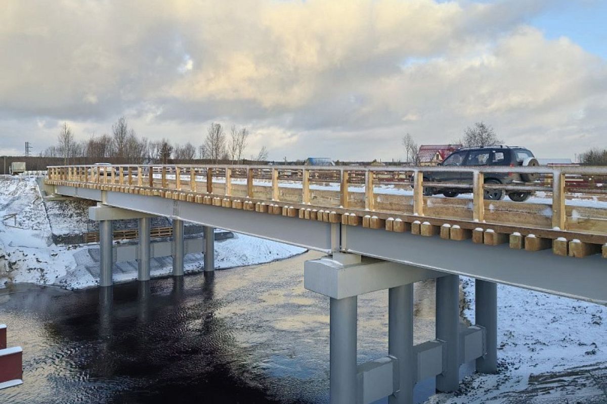 Народная программа ЕР: в Приморском округе открыто рабочее движение по обновленному мосту через реку Ижму