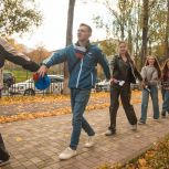 В Пятигорске более тысячи человек создали масштабный хоровод единства в Комсомольском парке