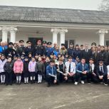 «Единая Россия» высадила Аллею Памяти и осмотрела школу после капитального ремонта