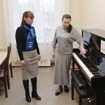 «Партийный десант» проверил состояние музыкальных инструментов в школе искусств Куженера