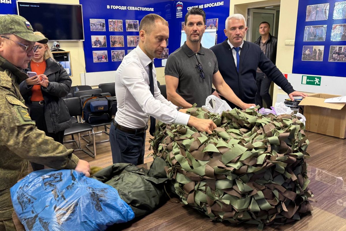 В Севастопольском региональном отделении «Единой России» собрали гуманитарную помощь для наших военнослужащих