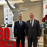 Сенатор Сергей Горняков пригласил участника программы «Сталинградский призыв» познакомиться с работой федерального парламента