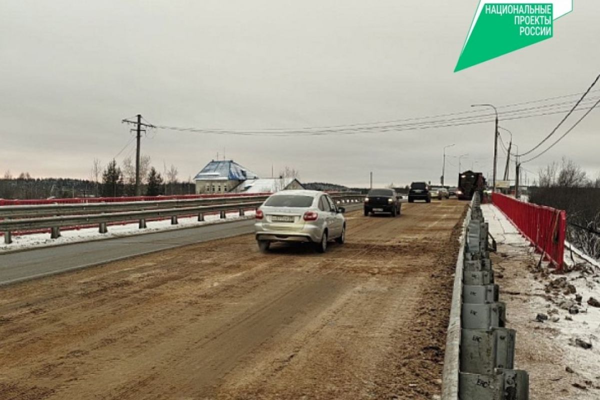 В Приморском округе на путепроводе через автодорогу Исток — Лесная речка открыто рабочее движение транспорта по 2-м полосам