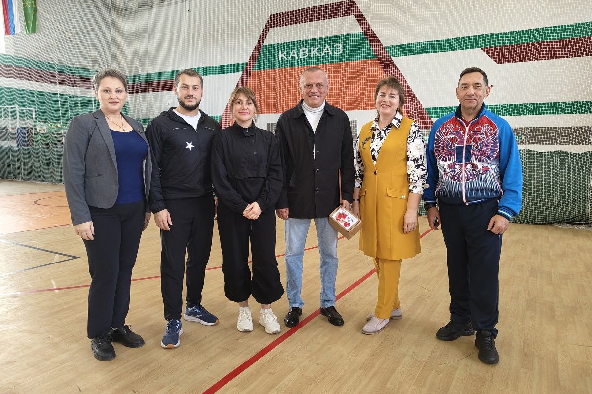 ФОК «Кавказ» села Красногвардейского сегодня стал площадкой для проведения мастер-класса для юных боксёров района и гостей из Краснодарского края