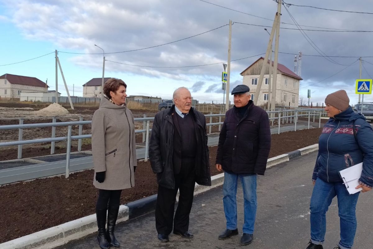 Юрий Плугин проверил завершение строительства новой автомобильной дороги на улице Рыбацкой в Пронском районе