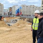 Евгений Первышов проверил ход строительства проблемных объектов региона