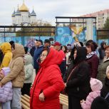 Партийцы приняли участие в праздновании Дня народного едиства в Элисте