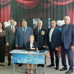 В Михайловке Волгоградской области «Единая Россия» установила Парту Героя в честь воина-интернационалиста