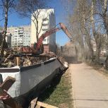 В столице Поморья продолжается демонтаж расселенных деревянных домов