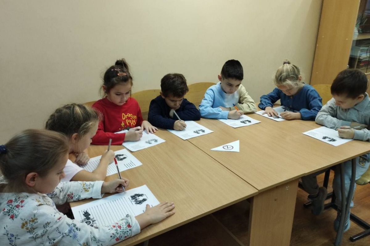 Дети из подростковых клубов приняли участие в акции «Письмо солдату»